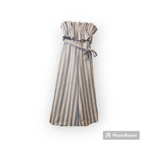 Entro strapless size small blue and white romper. New with tags.